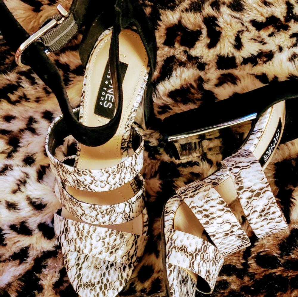 Stunning snakeskin & Black Suede Jones New York